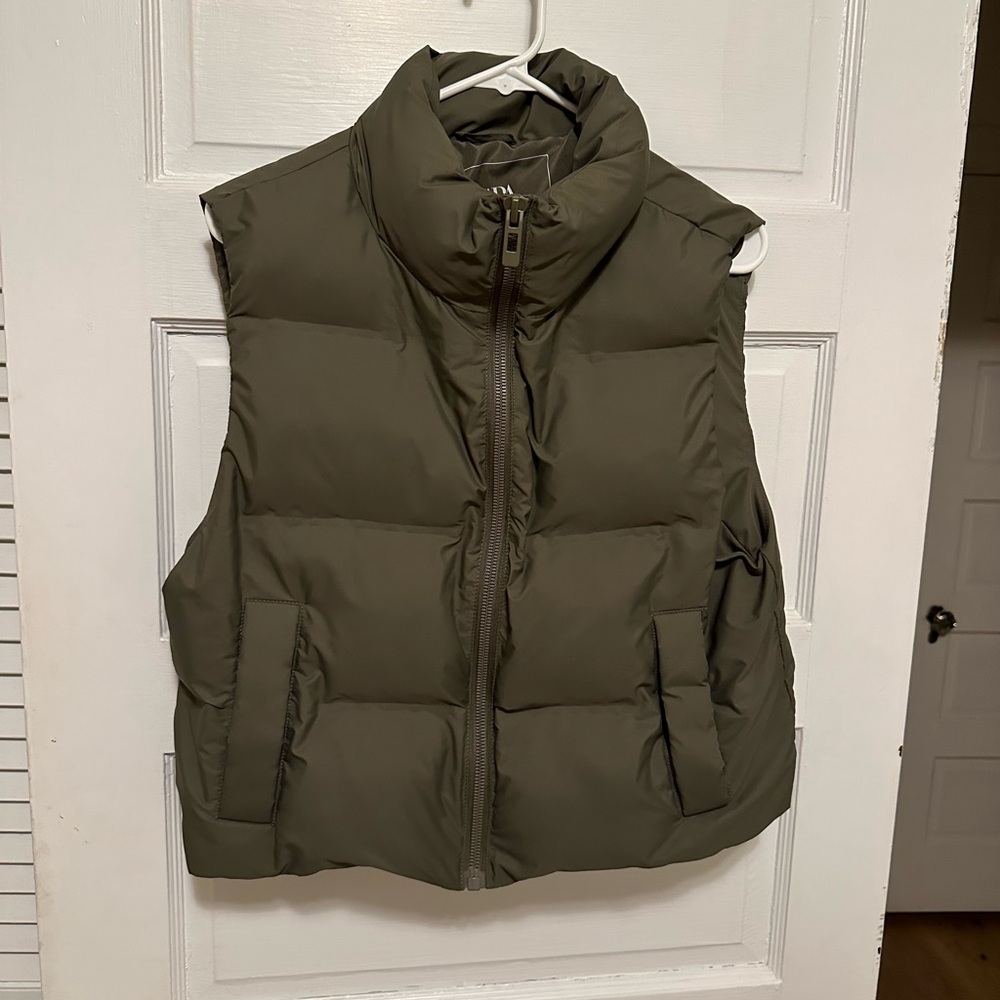 Zara full zip puffer vest